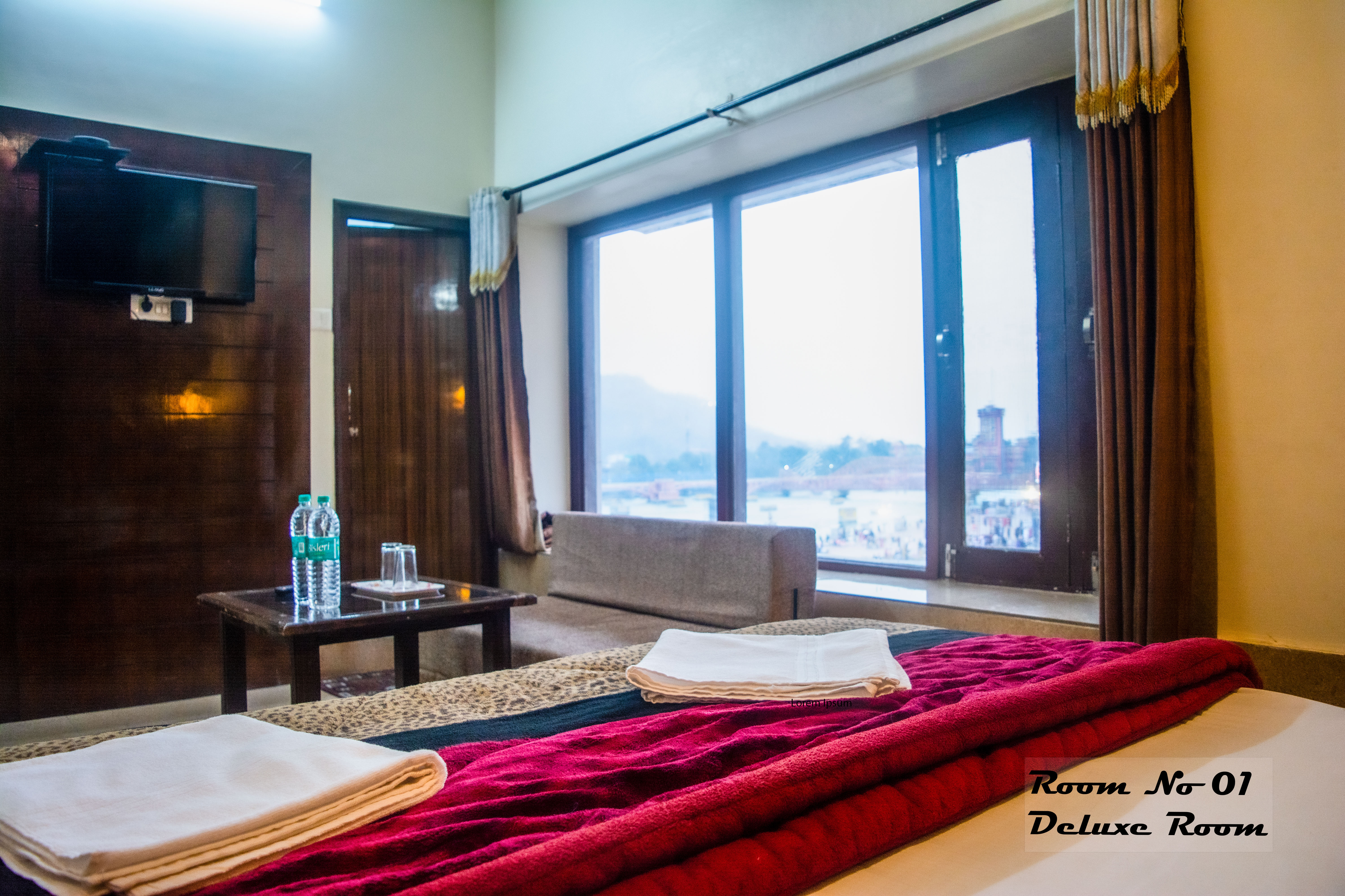 deluxe room 01 near to ganga ghat 